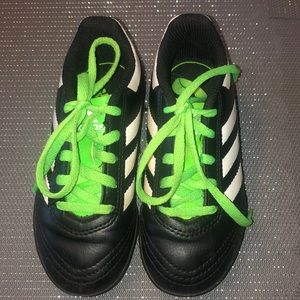 Adidas Turf/Sneaker Shoes